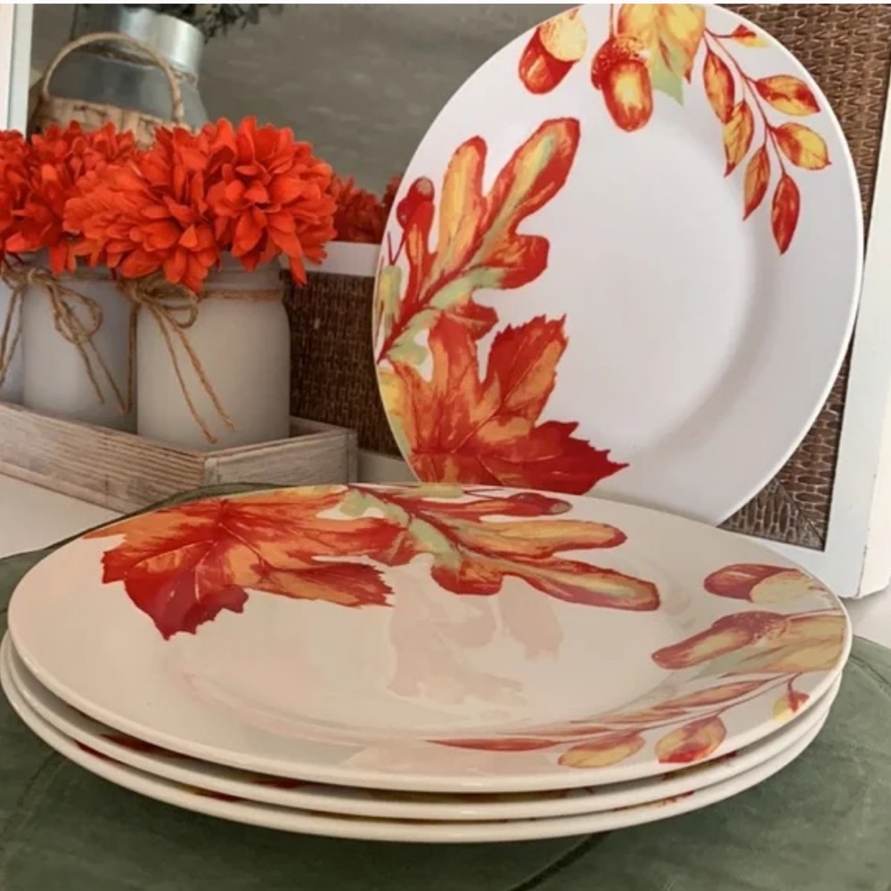 FALL THEMED CERAMIC DINNER PLATES  SET OF 4  NWT